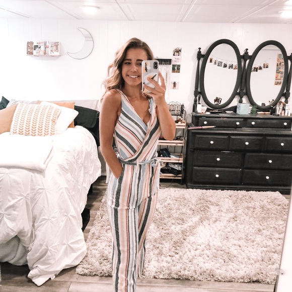 Adorable Stripe Jumpsuit!! - Picture 5 of 8
